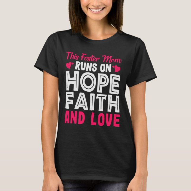 Camiseta Esta Madre Famosa Corre Sobre La Fe De La Esperanz (Anverso)