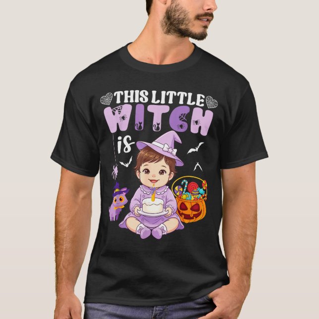 Camiseta Esta pequeña bruja cumple 1 año de cumpleaños de H (Anverso)