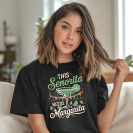 Camiseta Esta señorita necesita una Margarita - Margarita L