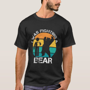 Camiseta Estaba Luchando Contra Una Lesiones En El Brazo De