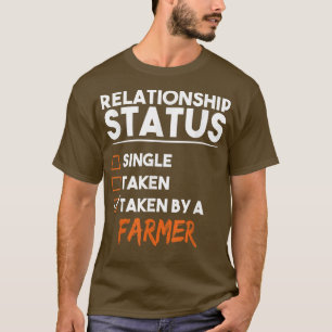 Camiseta Estado De Relación Tomado Por Un Granjero Divertid