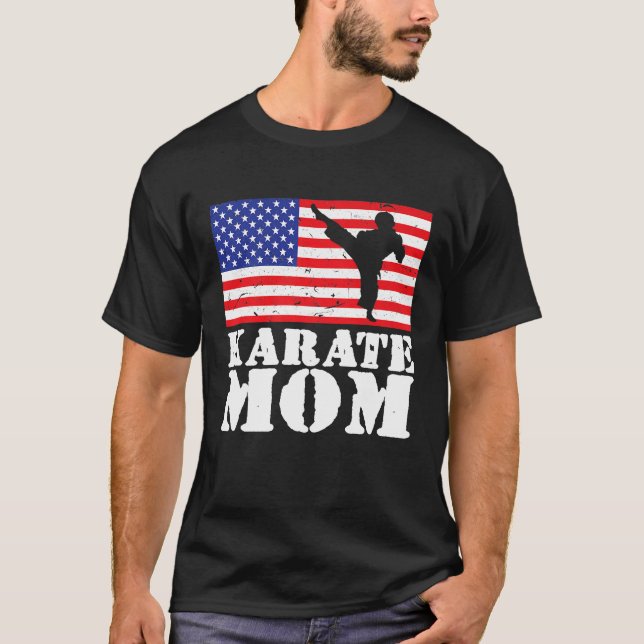 Camiseta Estados Unidos Bandera Afligida Karate Mamá Mujere (Anverso)