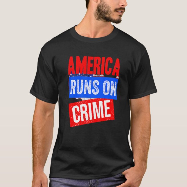 Camiseta Estados Unidos Se Enfrenta A Un Crimen Verdadero Q (Anverso)