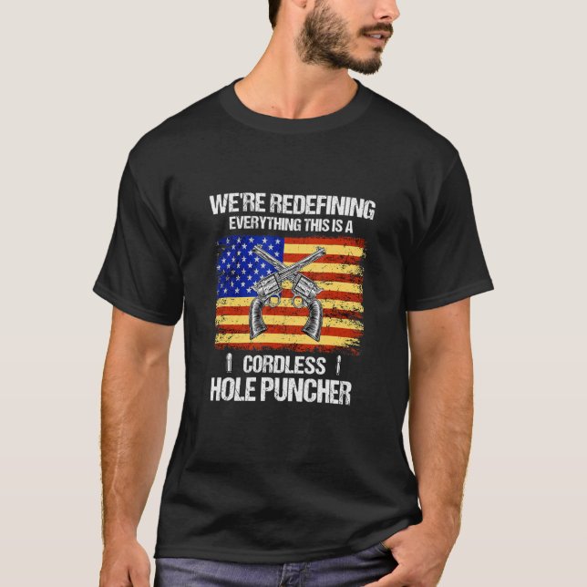 Camiseta Estamos redefiniendo todo esto es un casco sin cab (Anverso)