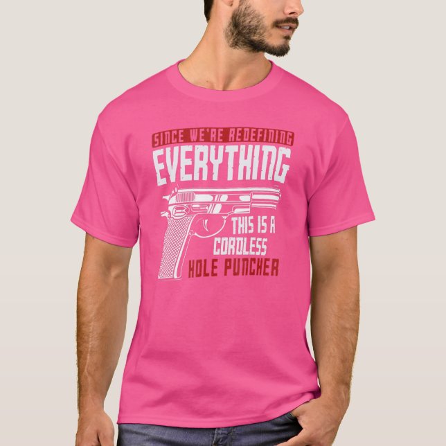 Camiseta Estamos redefiniendo todo esto es un casco sin cab (Anverso)