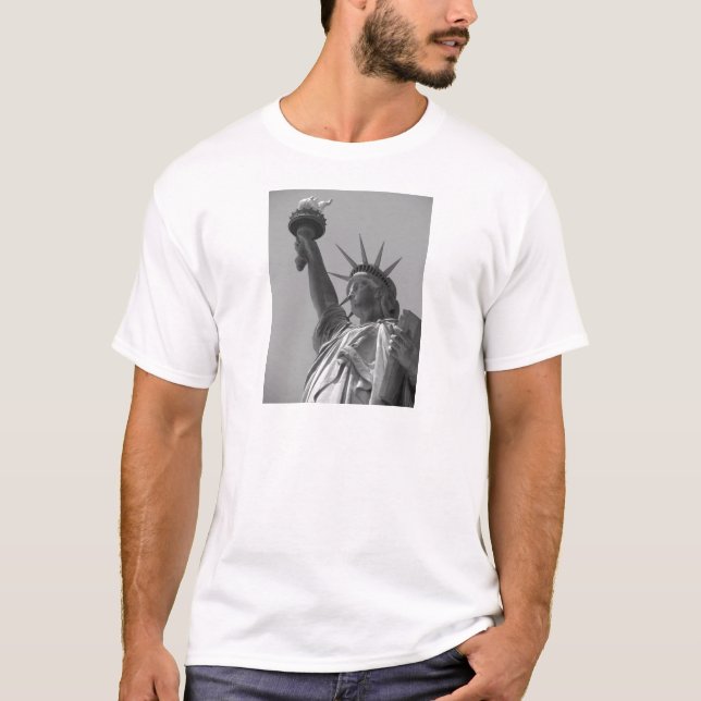 Camiseta Estatua blanca y negra de la libertad en Nueva Yor (Anverso)