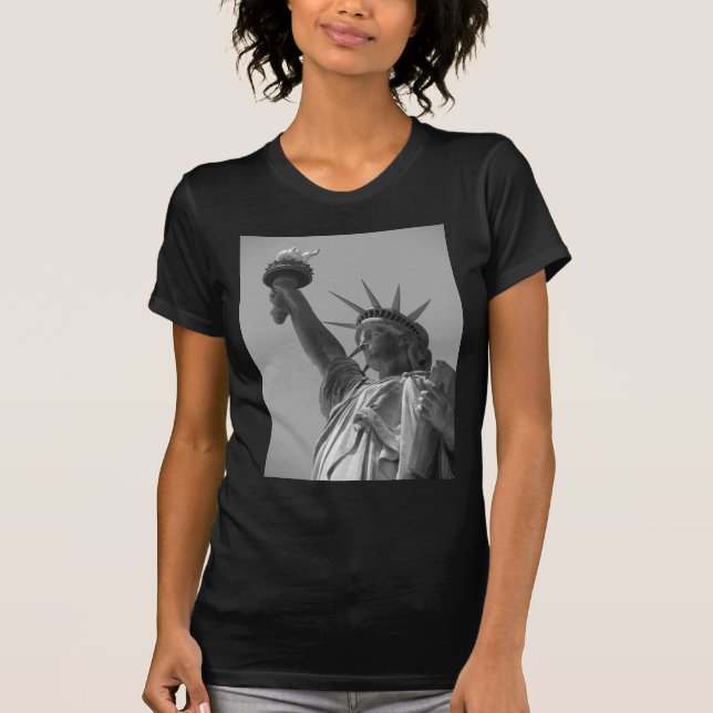 Camiseta Estatua blanca y negra de la libertad en Nueva Yor (Anverso)