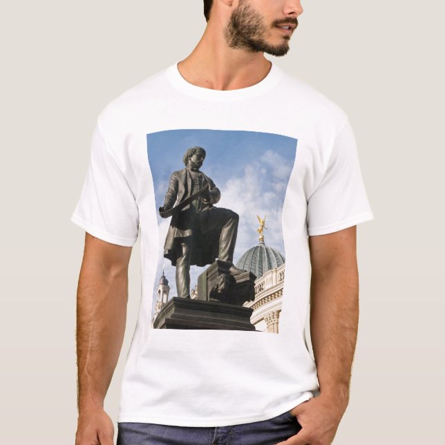 Camiseta Estatua con cúpula de vidrio en el edificio Kunstv (Anverso)