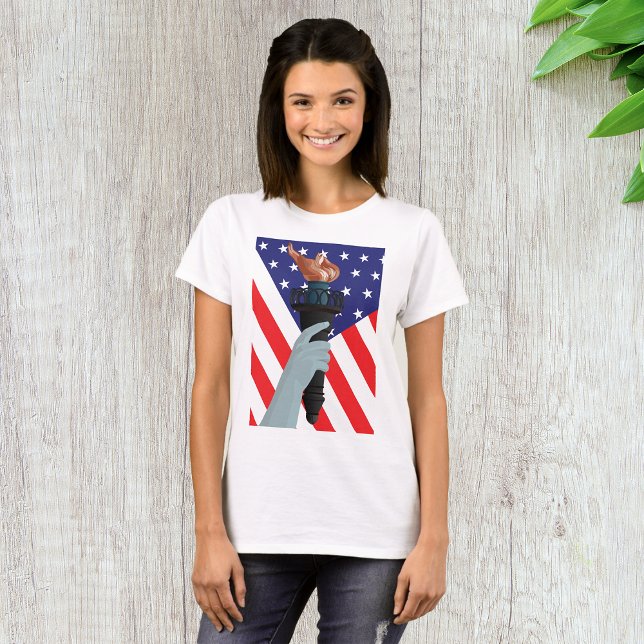 Camiseta Estatua de la Antorcha de la Libertad con bandera  (Subido por el creador)