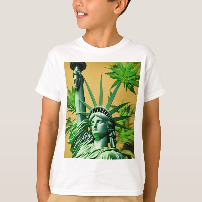 Camiseta Estatua de la libertad con un giro - Ani de hojas  (Anverso)