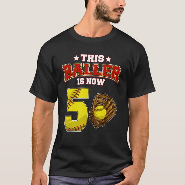 Camiseta Este Baller Ahora Es Jugador De Softbol De 5 Años  (Anverso)