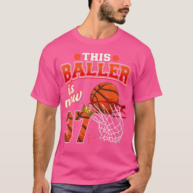Camiseta Este Baller De Baloncesto Tiene Ahora 37 Años Feli (Anverso)