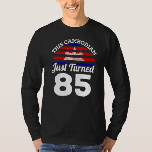 Camiseta Este camboyano acaba de cumplir 85 años en Camboya