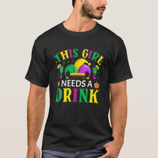 Camiseta Este Chica Necesita Una Bebida - Nola Mardi Gras F