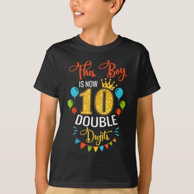 Camiseta Este chico es ahora doble dígito cumpleaños (Anverso)