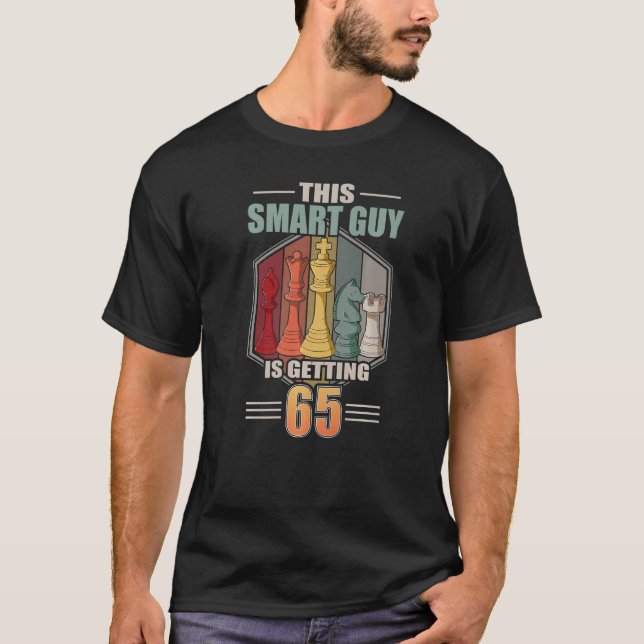 Camiseta Este chico inteligente está teniendo 65 años de aj (Anverso)