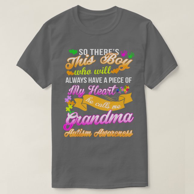 Camiseta Este Chico Mi Corazón Me Llama Autismo Abuela Cons (Diseño del anverso)