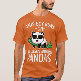 Camiseta Este Niño Corre Sobre Jesús Y Pandas Panda Bear Lo