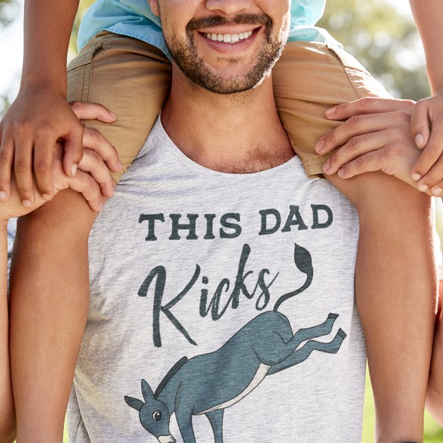 Camiseta Este papá pateando el Día de los Padres Funny (Subido por el creador)