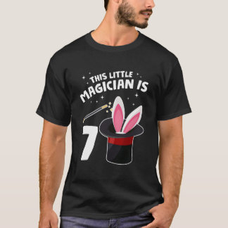 Camiseta Este pequeño mago tiene 7 años
