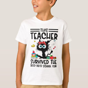 Camiseta Este Profesor Sobrevivió Al Año Escolar 2022-2023