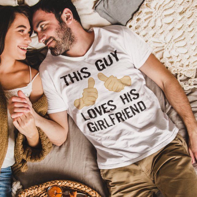 Camiseta Este tipo ama a su novia (Subido por el creador)