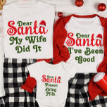 Camiseta Estimado grupo familiar de Navidades divertidos de<br><div class="desc">Añada un toque de humor y mucho encanto a las celebraciones de festividades de su familia con nuestra camiseta del grupo "Querido Papá Noel" Personalizado Navidades Graciosos. Esta camisa deliciosa y personalizada es la manera perfecta de compartir los deseos únicos de los Navidades de tu familia con un toque humorístico....</div>