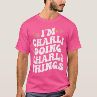 Camiseta Estoy Charli haciendo cosas de Charli Retro Groovy