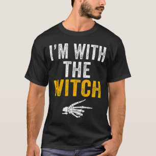 Camiseta Estoy con la bruja, su disfraz de Halloween