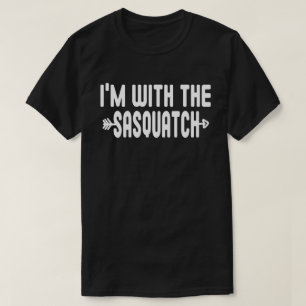 Camiseta Estoy con Sasquach divertido disfraz de Halloween 