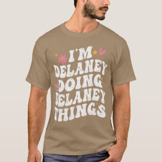 Camiseta Estoy Delaney haciendo cosas de Delaney Persona Re