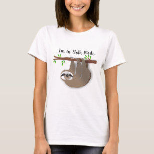 Camiseta "Estoy en modo Sloth" Brown Sloth en rama de árbol