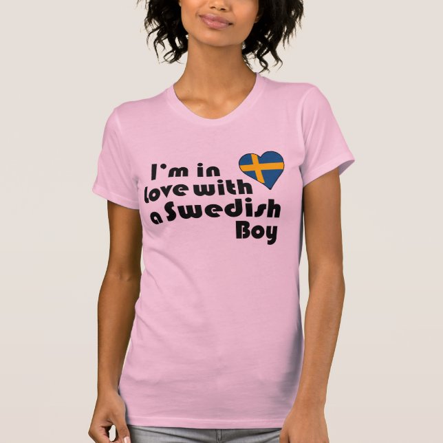 Camiseta Estoy enamorada de un niño sueco (Anverso)