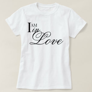 Camiseta "Estoy enamorada" estética chic afirmación con gui