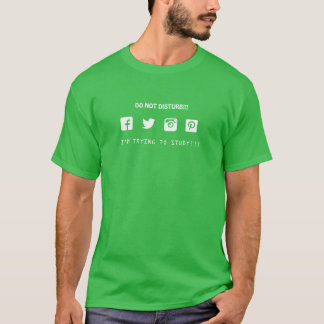 Camiseta Estoy intentando estudiar