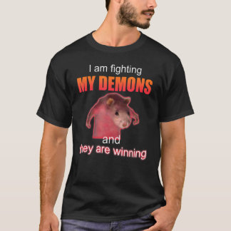 Camiseta Estoy luchando contra mis demonios y ellos están g