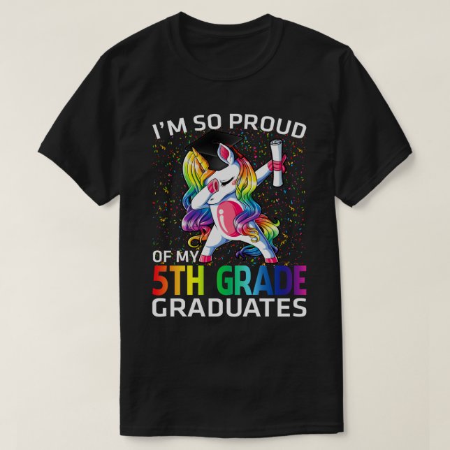 Camiseta Estoy muy orgulloso de mis graduados de 5º grado U (Diseño del anverso)