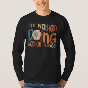 Camiseta Estoy Nathan haciendo cosas de Nathan  Groovy Retr
