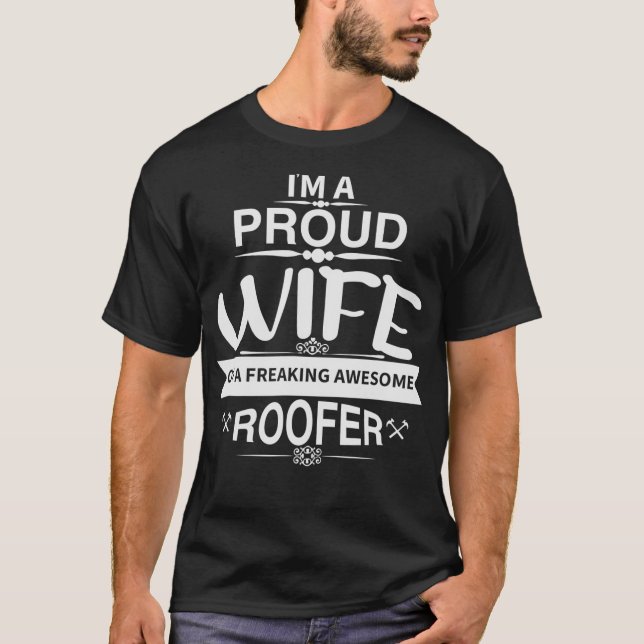 Camiseta Estoy orgullosa de ser esposa de un asombroso tech (Anverso)