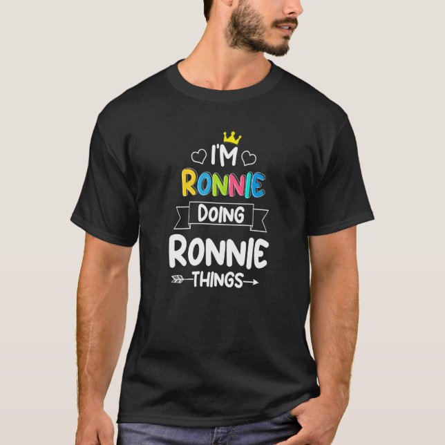 Camiseta ESTOY RONNIE HACIENDO COSAS DE RONNIE Amigo del cu (Anverso)