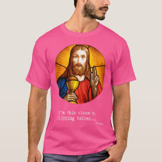 Camiseta Estoy Tan Cerca De Las Mesas De Cosas Divertidas.