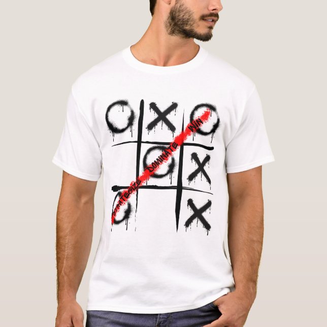 Camiseta Estrategizar Dominar Win Tic Tac Toe Grafitti Desi (Anverso)