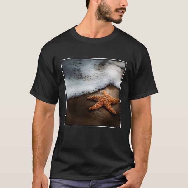 Camiseta Estrellas de mar solas en la playa (Anverso)