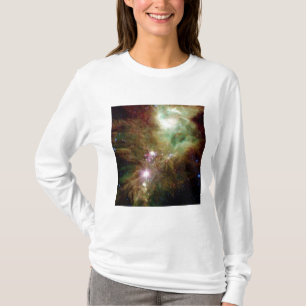 Camiseta Estrellas recién nacidas en el racimo del árbol 