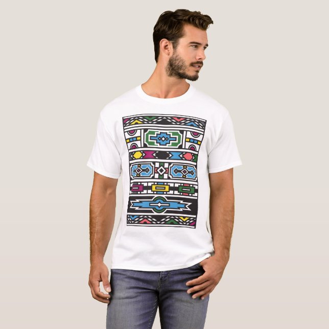 Camiseta ETH001 - Modelo de la casa de Ndebele (Anverso completo)
