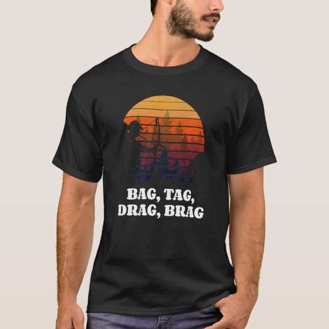 Camiseta Etiqueta de bolsa Arrastrar el tronco Bowhun Retro (Anverso)
