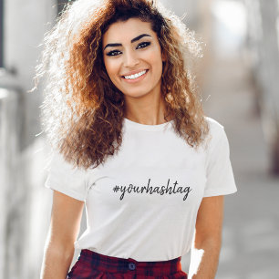 Camiseta Etiqueta #   Moderna escritura Minimalista de medi
