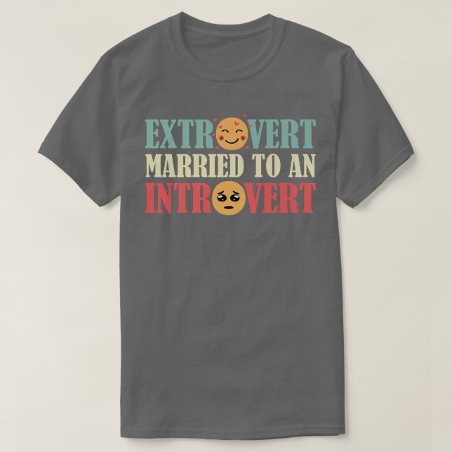 Camiseta Etrovert Casado con Introvert Feliz Casado (Diseño del anverso)