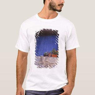 Camiseta Europa, Francia, Cereste. Una puerta azul añade co