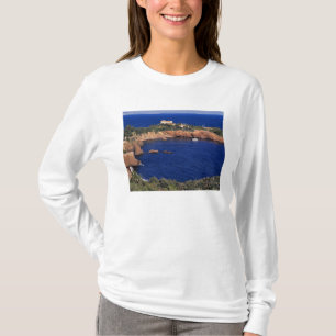 Camiseta Europa, Francia, Theoule-sur-Mer. Un tejado de tej